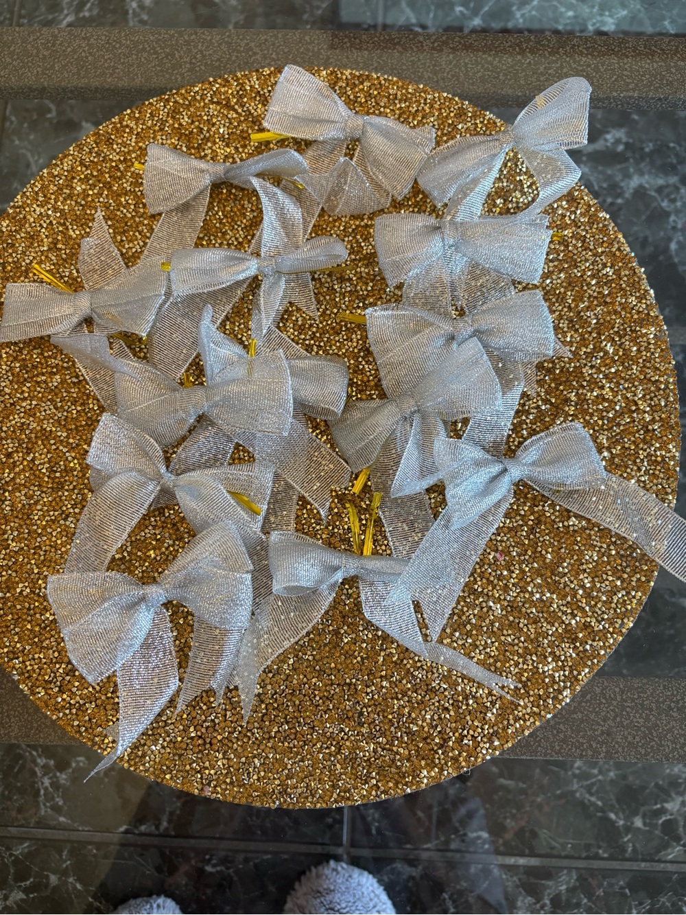 Suncalla NWT 50 pcs. Silver Glitter Bow for crafts, cake decorations.
